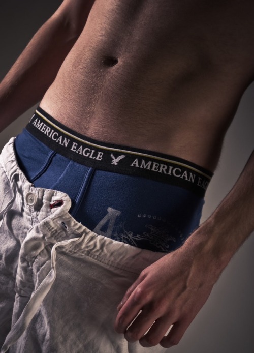 randomjocks: Hairy abs sagger