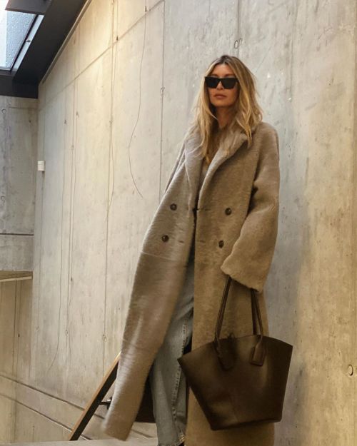 Teddy coat via @ivanamentlova #love #style #streetstyle #girl #model #picoftheday #fashion #instalik