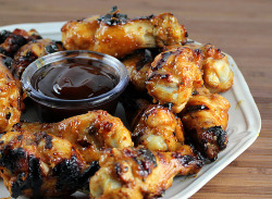 gastrogirl:  grilled honey mustard chicken wings. 