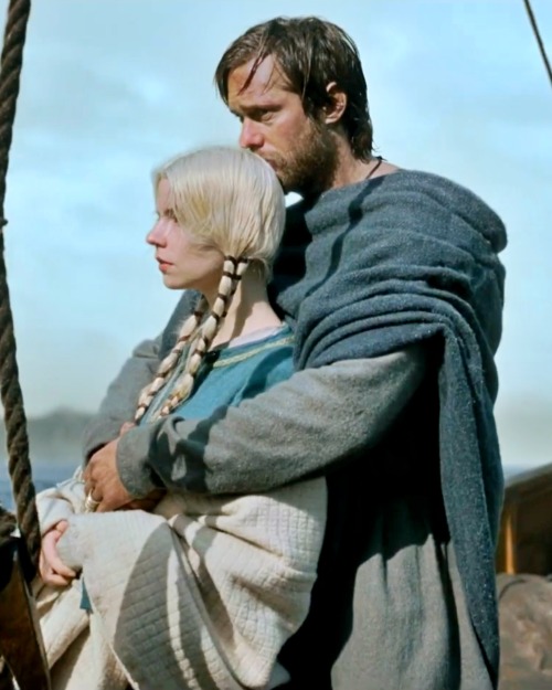 skarsjoy:❤️❤️ Olga &amp; Amleth Anya Taylor-Joy and Alexander Skarsgård in Robert Egg