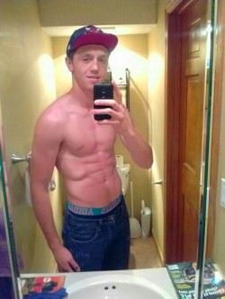 straightkikrequests:  David, 18, USA, Part