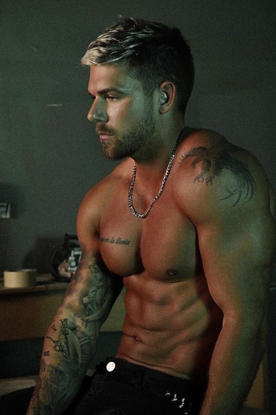 boysinfrats:hotmen-addiction:&hellip;.. Elite level shit