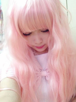 reizoukawaii:  I love my new wig ~~~ &gt;v&lt;
