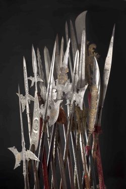 whiskey-wolf:  owl-of-the-rear-burghs:  Polearms.  my favorite