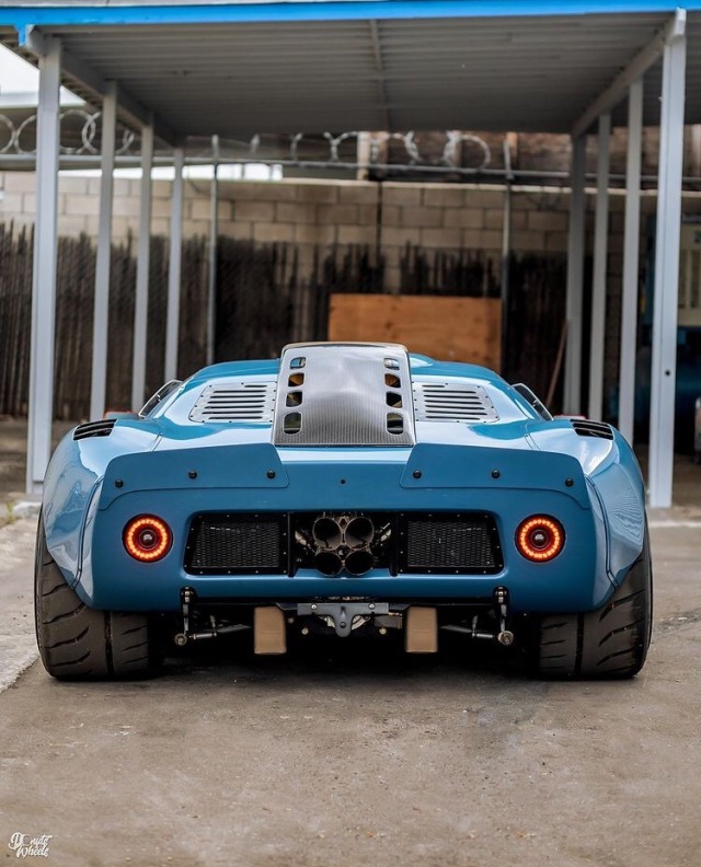 Sex radracer:Ford GT40  pictures
