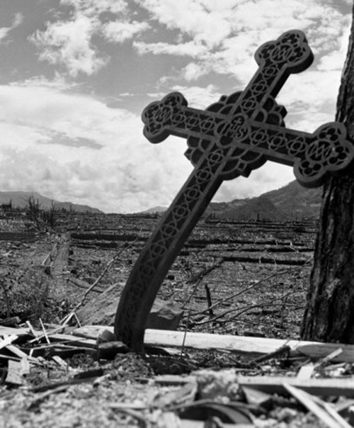 s-hayashi:Urakami Cathedral (Roman Catholic), Nagasaki, Japan, Sep, 1945Bust in front of destroyed c