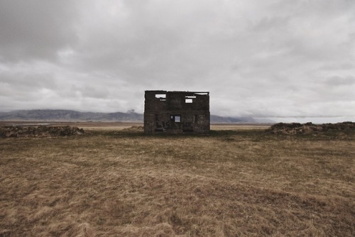 abandoned farmhouses in Icelandphotos by Skyler BrownAbandoned Blog | Main Photo Blog | Facebook | I