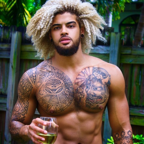 muzicalgenius88:  Sexy!!