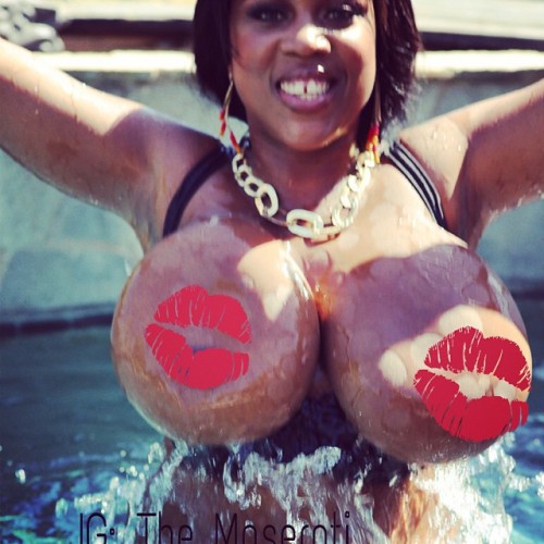 thick-lik3-grits:  godsgifttomankind:  Maserati  LAWD
