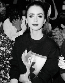 lickuh:  hauteinnocence:  Lily Collins front row at Givenchy SS 2014 Ready to Wear  lookin liek a babe 