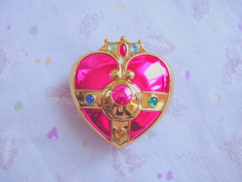 bitmapdreams:  Cosmic Heart Compact from Proplica.