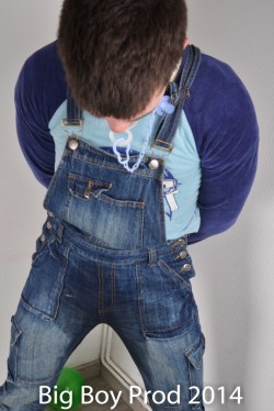 overallsboys1:  Piss in overalls… 