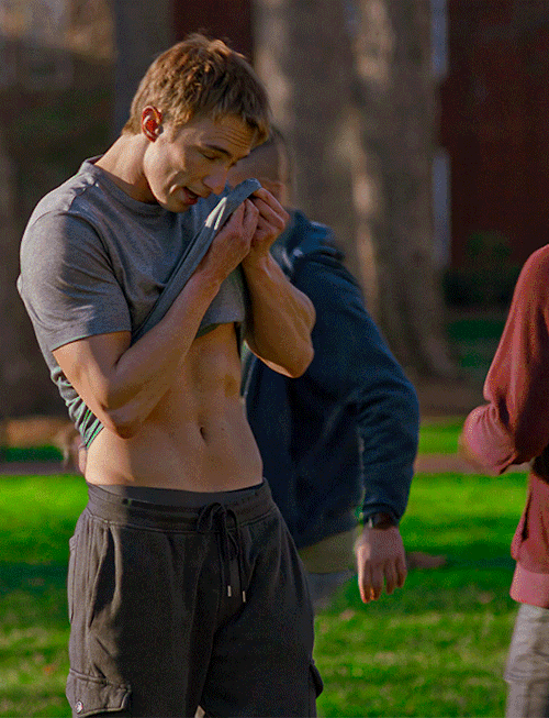 Drew Starkey’s Belly Button. #hitssend