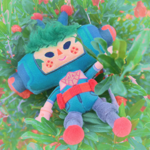PLUSHIE HAS BEEN LAUNCHED!! reblogs and shares are super helpful and SUPER appreciated!!! I couldn&a