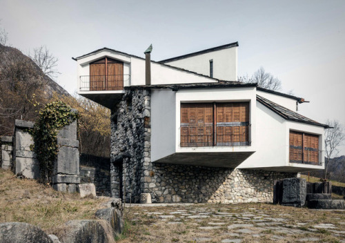 elarafritzenwalden:ofhouses:550. Pino Pizzigoni /// Claudio Nani House /// Parre, Bergamo, Italy ///