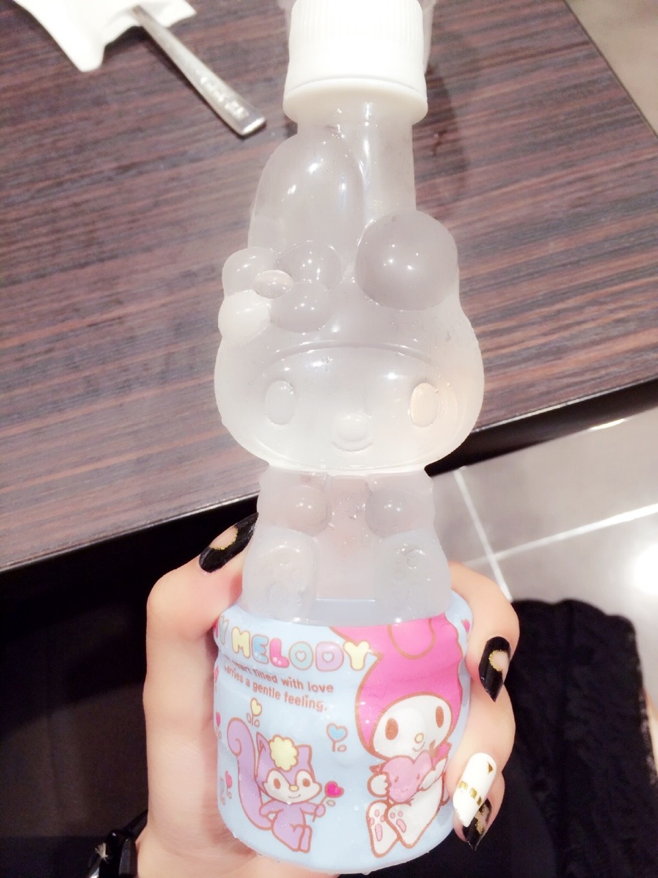 dollyfrills:  Bought this cute water bottle today~ ♡ 