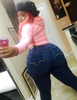 thickazzgurlz:  Phatpussygurlz   Ghetto Barbie