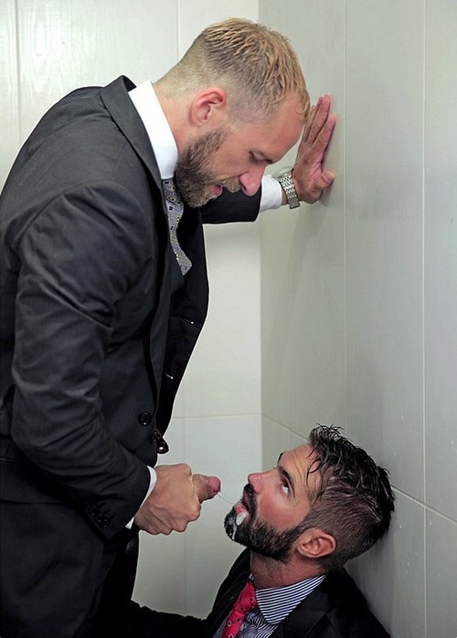 exposeddaddies:  You’v got something on your face!