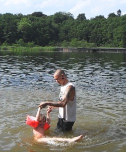 ready-to-fight:  teach my niece how to swim