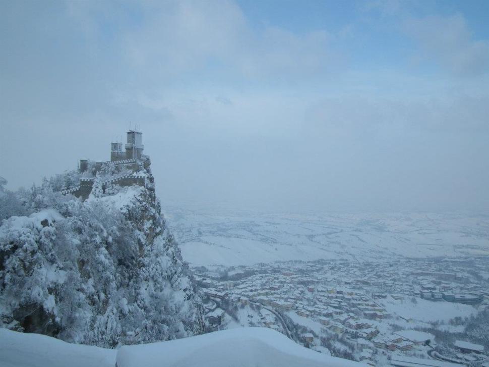 Winter watch (Guaita Fortress, San Marino, Italy)