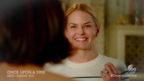 outswanqueen: SwanQueen EngagementA better version of the very First Swan Hug! Here ya go, Swen. C