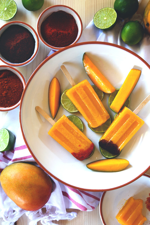 resurrected-dreams:  dimplebites:  OMG.  Mango season 