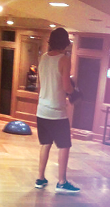 stylesness:  Harry Styles   working out 