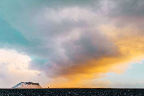 storm brewing in iceland by Ravi Vora tumblr | instagram