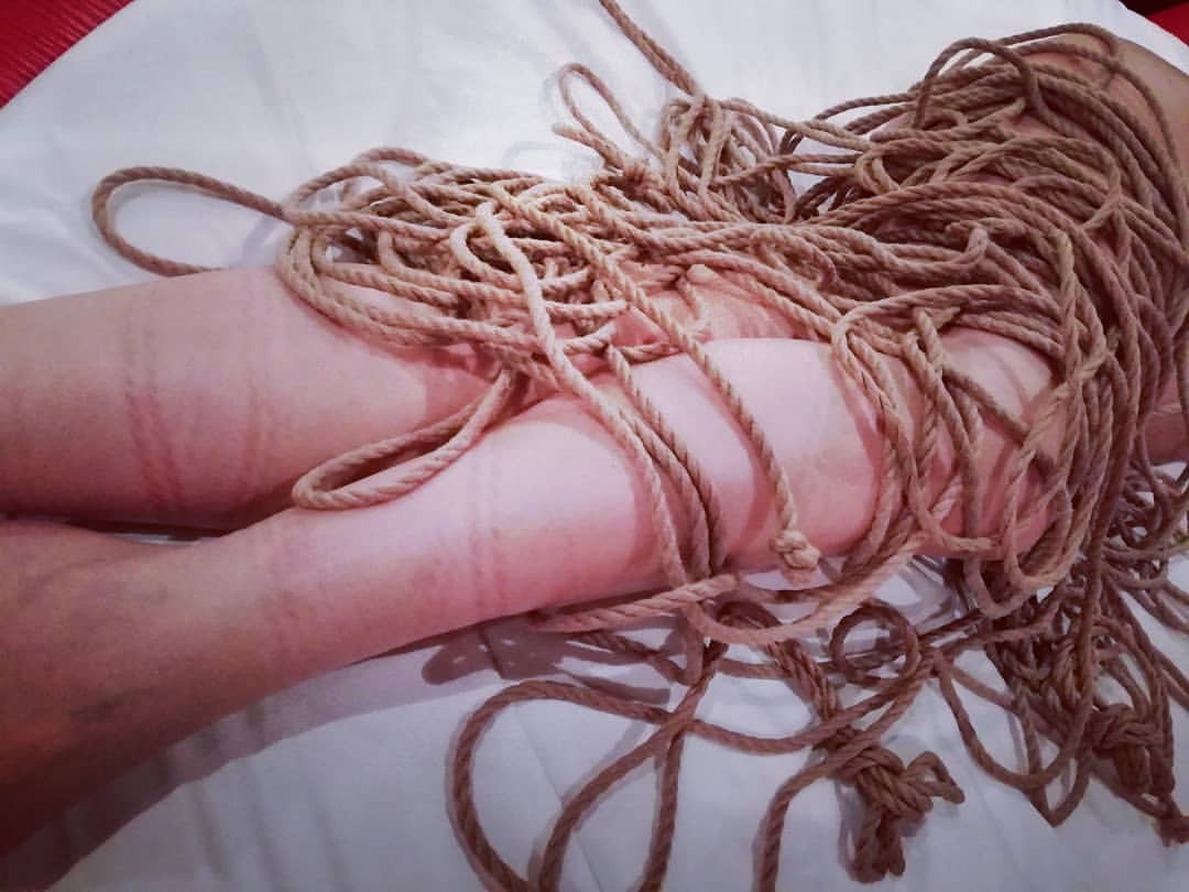 mozu-mozu:  #緊縛 #kinbaku #緊縛撮影 #縛り#モデル募集 名古屋 https://www.instagram.com/p/Bscved3BEmf/?utm_source=ig_tumblr_share&amp;igshid=alr7ibi2450x