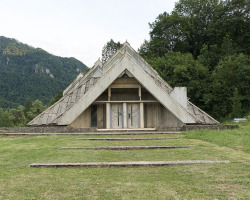 archivemodernarchitecture:Tjentiste Monument Memorial House, Tjentiste, Bosnia and Herzegovina, 2017. © Nicolas Grospierre