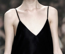 chanel-cartel:   darkclothes:  black clothes