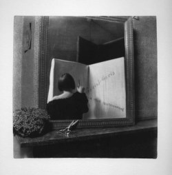 somnambulisme:  Paul Nougé, “Les oiseaux vous poursuivent” from Subversion des Images, 1929-30. 