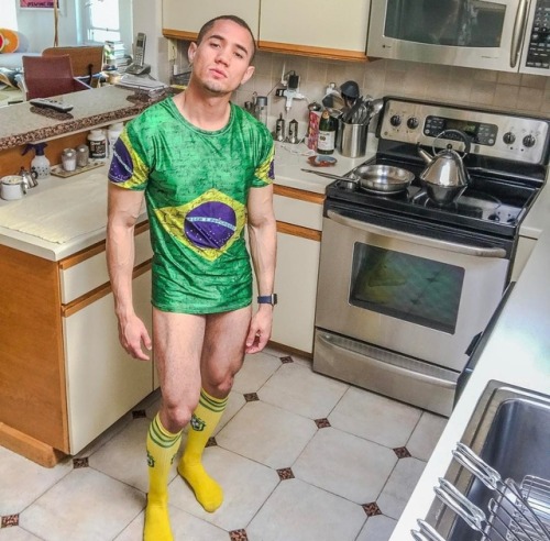 socksandskin:https://socksandskin.tumblr.com/