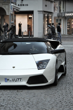 wonderfulcars:  d0minus:  Lamborghini Murcielago LP640 Roadster… (via : http://affluence-de-la-vie.tumblr.com)