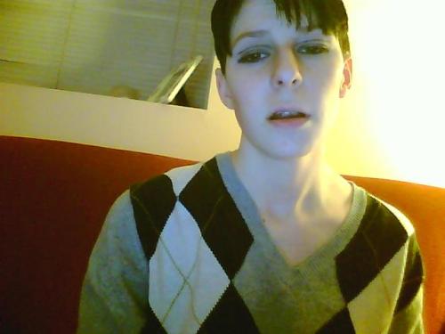 There. I tried really hard to Levi, but I really don’t know how to make-up. I even tried styli