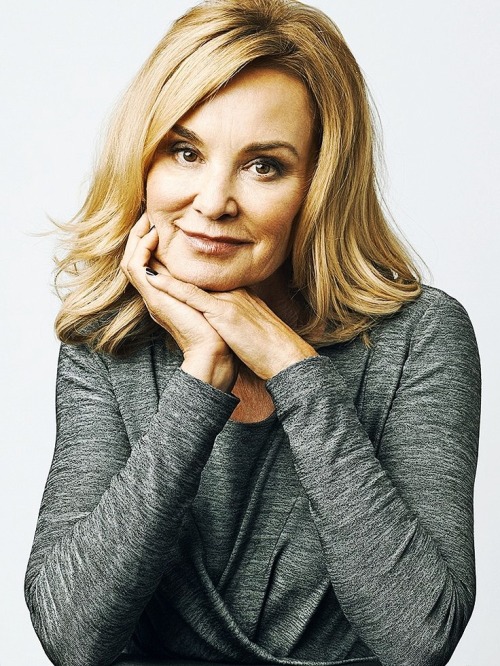 fionagoodeinthehoode:  Jessica Lange is pure perfection  77/200  