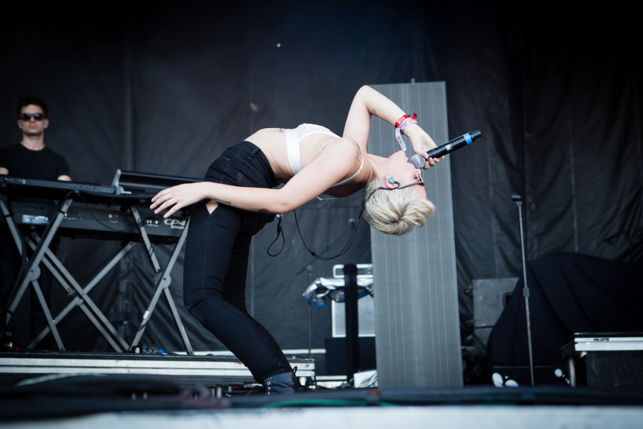 halseysource:  HQs photographed by Cambria Harkey | Austin City Limits - 10.04.2015