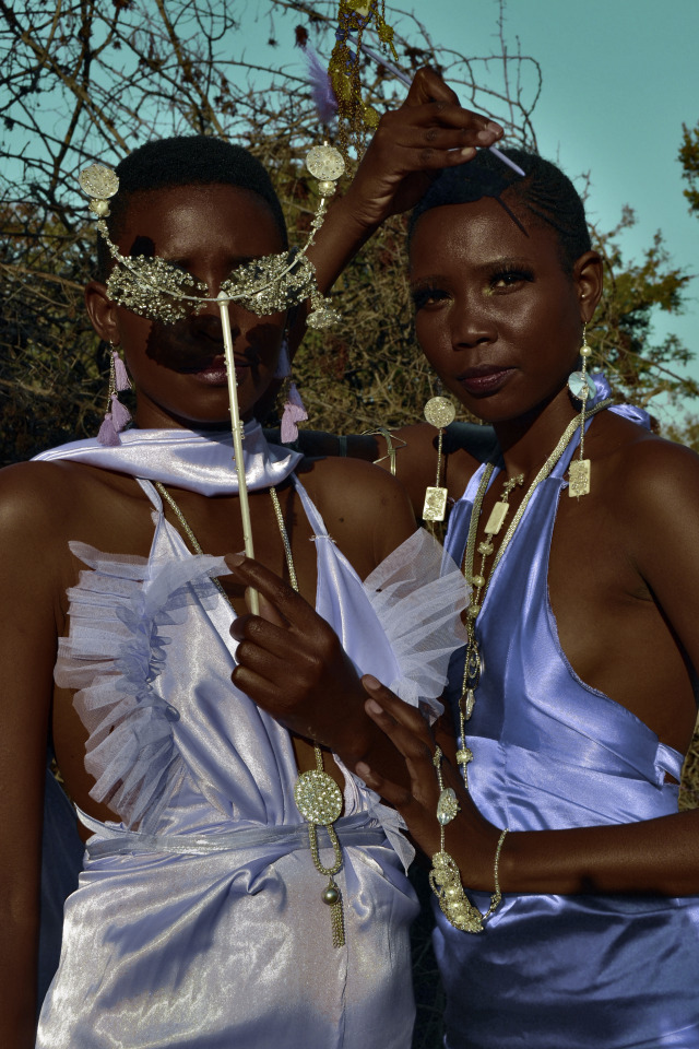 https://www.pinterest.com/rorisanglu https://www.instagram.com/rorisang_lu https://twitter.com/rorisang_lu...