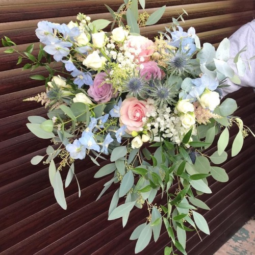 Our Friday #bride Sam wanted #romantic #wildstyle #bridalflowers . #eucalyptus #roses #thistles #del