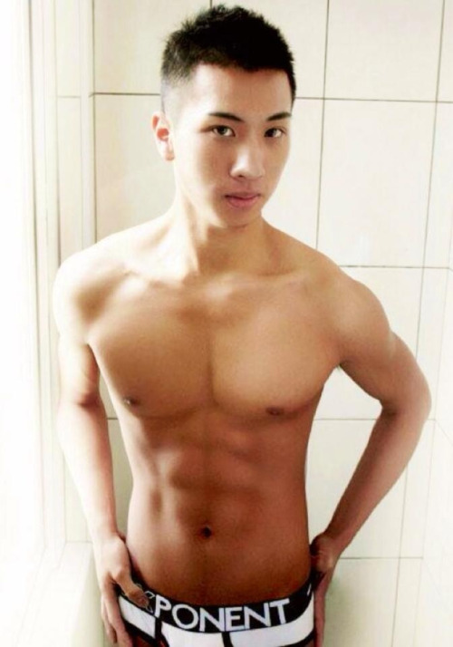 asianmusclefetish:  Original post: asianmusclefetish.tumblr.com  hot