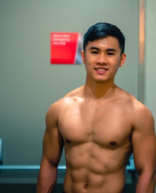 heymerlionboys:Desmond Khor @des_ertstorm