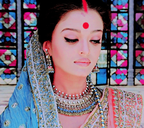 aashiqaanah:  Screencap meme: Princess Paro, what a Beauty