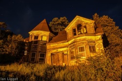 abandonedandurbex: A dilapidated house alongside