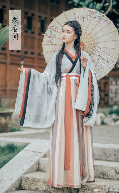 hanfugallery: 彩云间 Traditional Chinese Hanfu - Type: Waist-high and Chest-high Ruqun/襦裙.