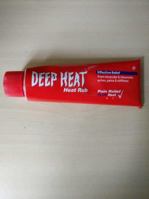 gaysubgirl:  gaysubgirl:  Rubbing this on my cunt and arse hurts so much it’s unbelievable, it