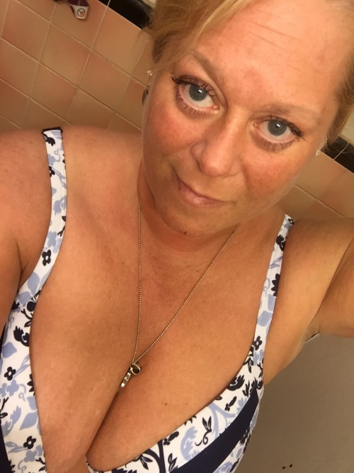 gcupcake8:  HAPPY HUMP DAY!!!