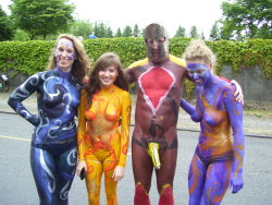 theoriginalnakedrunner:  These lovely ladies and I hanging out for a photo after Fremont Solstice