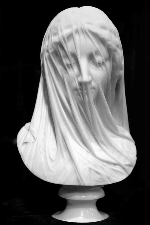 historyarchaeologyartefacts: Italian sculptor Giovanni Strazza’s “The Veiled Virgin&rdqu