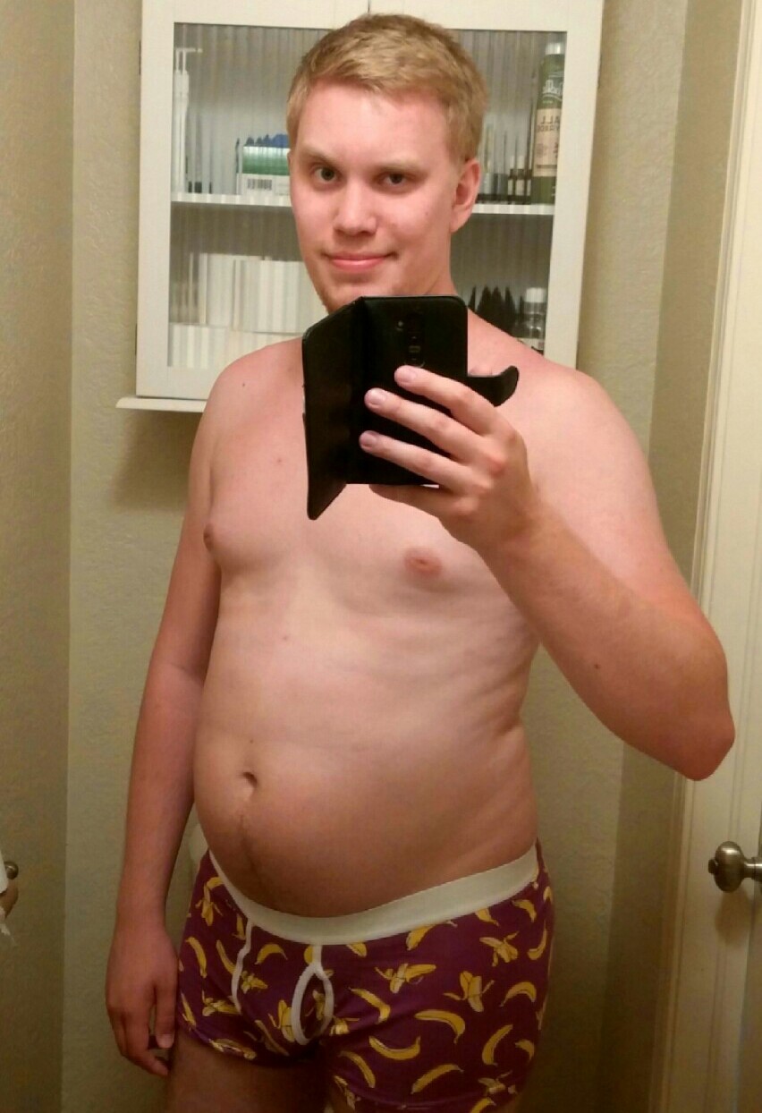 calicollegefatty:  sumxtra:  Bananas! I’m 200 pounds.   Love fat abs