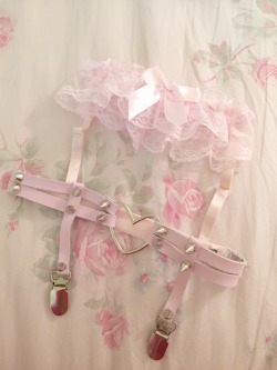 nyancu:  The garters I bought are super cute ;3; 